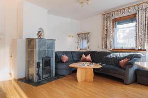 Alpenvilla Large Family Apartment - by Familiaris- Pools 500 meters