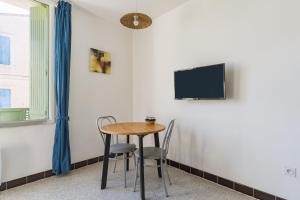 Vaste studio de 22 m centre -n1