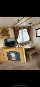 CHAPEL ST LEONARDS- EN-SUITE -2 Bedrooms -Sleeps 6-Pets Welcome-