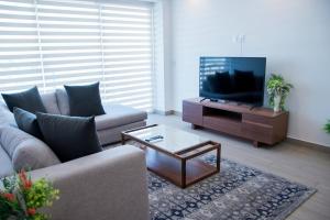 Real View Towers W208