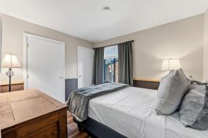 Mountain Charmer Steps to Main St and Trails