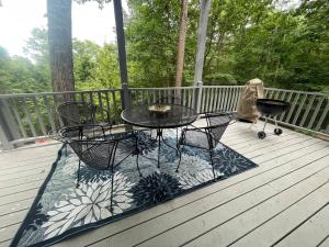 The Galaxy Getaway - Talking Rock Creek Resort