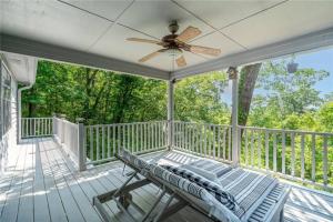 The Galaxy Getaway - Talking Rock Creek Resort