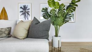 Near Beach Tiki Bar Swings Beautiful Design