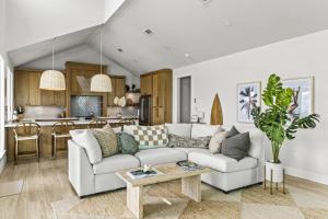 Near Beach Tiki Bar Swings Beautiful Design