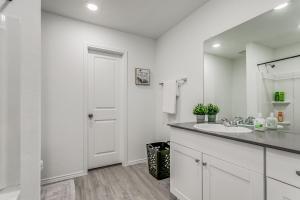 Spacious 4BR Family Home in New Braunfels