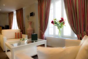 Hotels Hotel Burgevin : photos des chambres