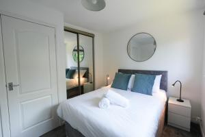 Modern 2 Bedroom Platinum Pad Glasgow City