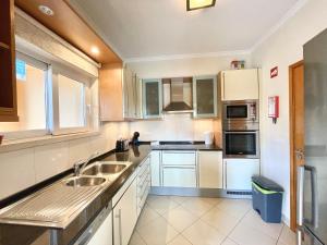 Victoria Boulevard by Garvetur