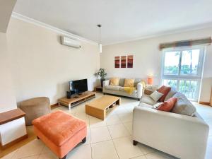 Victoria Boulevard by Garvetur