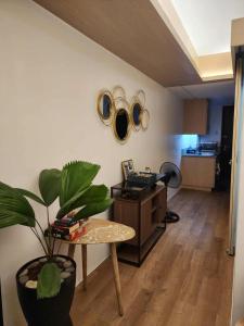 1-bedroom Modern Tropical Condo in Ortigas, Pasig