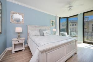 Phoenix on the Bay 1134 condo