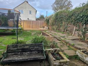 Spacious 3BR Home with Large Garden - Ashford, Kent