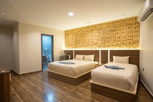 Pyraking Pyramids View Hotel