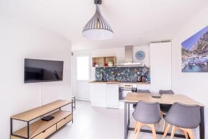 Quiet house for 2-4 people close to the beaches