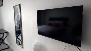 Modern Sands & Pool Studio