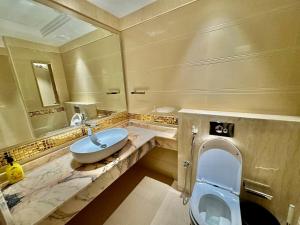 Deira Luxurious unit near metro