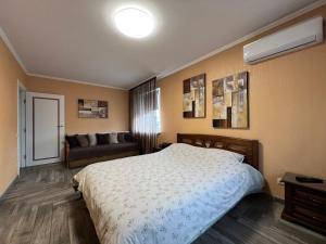 2-rooms apartment 5 minutes to Kyiv Railway Station