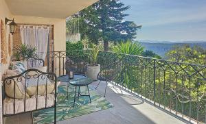 Gîte Le Figuier de Saint Ce Jardinet Terrasse Vue