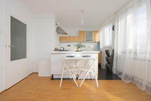 1 Sierpnia Modern Studio Warsaw by Solarento