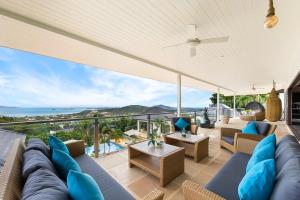 Here and Now Luxurious Sea view & Spa Villa