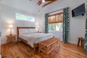 Tropical Hideaway l Mins to DNTN l Dog Friendly