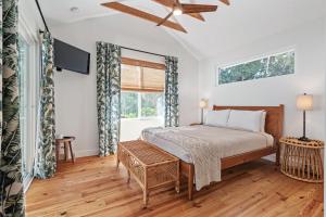 Tropical Hideaway l Mins to DNTN l Dog Friendly