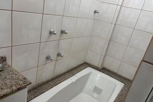 Espaçoso apartamento perto Centro Sul e hospitais