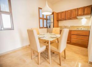 Historic Getaway with Breakfast