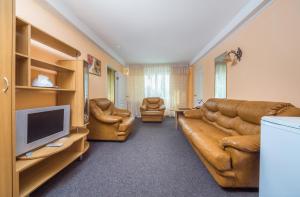 Deluxe Double Room with Extra Bed room in Hotel Druzhba