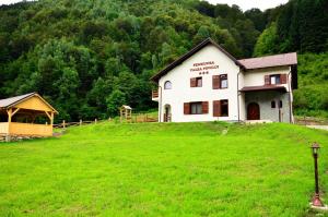 Accommodation in Rau Sadului