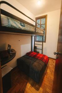 Rustic artistic haven, vintage soul in the heart of São Paulo