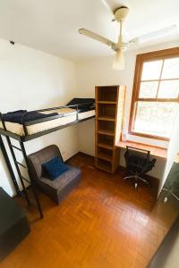 Rustic artistic haven, vintage soul in the heart of São Paulo