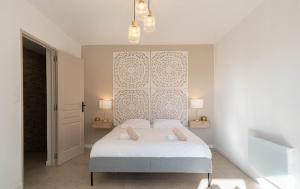 Delycia - Piscine - Jardin - Parking - Calme