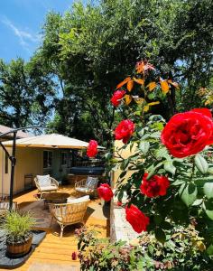 Art Deco Gem-King Suite-Hot Tub-Outdoor Fire Place