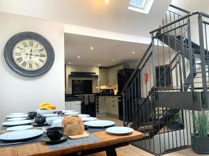 The Old Bakery - Luxury Three Bed House with Roof Terrace
