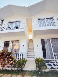 Ashvem beach resort by Tvessa