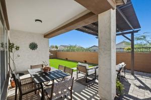 Desert Chic Glendale Oasis Near Stadium BBQ