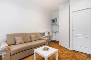 Superbe Studio a 5 mn de la TOUR EIFFEl à PIED IDEAL Touristes et professionnel moins 15pourcents sur les longs séjours