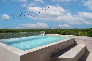 6BR Villa at Premium Location 24 h Security