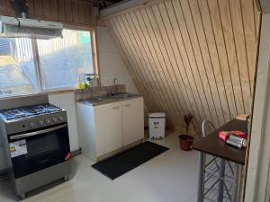 Valentines Day Host Mary Leo Accommodation House