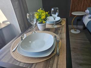 Depto Santiago centro, a metros del museo La Moneda, Plaza de Armas con Piscina, aire acondicionado y terraza, Facturable