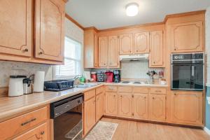 Waterfront Lake Hartwell Home Less Than 1 Mi to Marina!