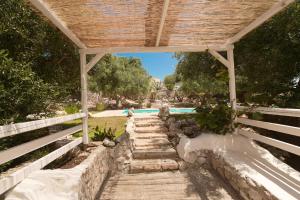 Trullo Agapanthus With Panoramic