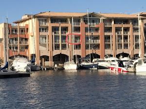 Studio vue imprenable sur port frejus