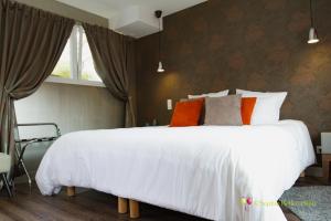 Hotels L'Hostellerie d'Acquigny : photos des chambres