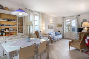 Red Villa In Forte Dei Marmi