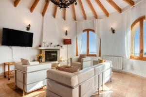 Landhaus Mit Pool Und Spektakulren