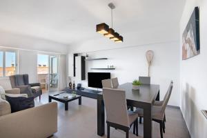 Moderno e acolhedor com vista mar