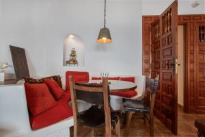 Los Dragos Y Volcán